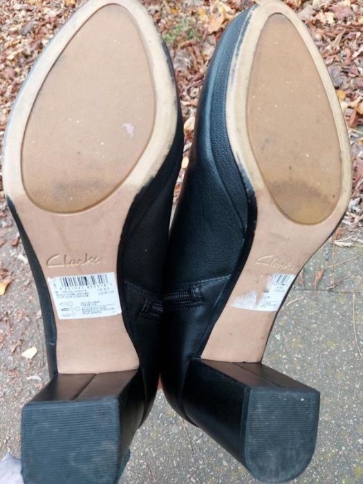 Ботильйоны ботинки с замком на устойчивом каблуке clarks кожа