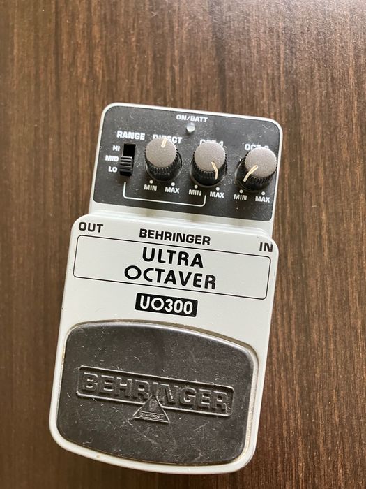Pedal Behringer Ultra Octaver UO300