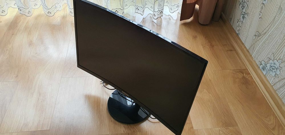 Rewelacyjny zakrzywiony monitor Gamingowy 24 cale Samsung C24F
