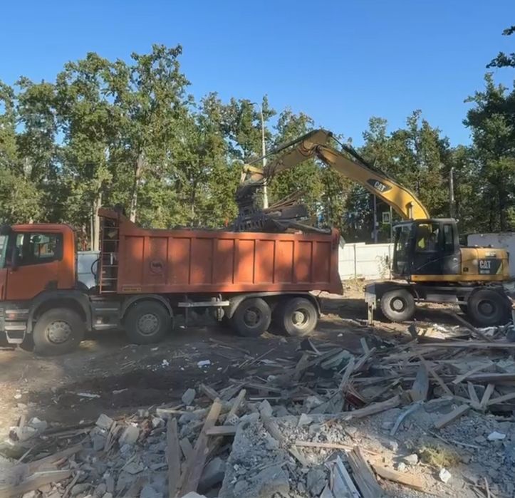 Оренда колісний екскавтор. Колесный и гусенечный экскаватор аренда