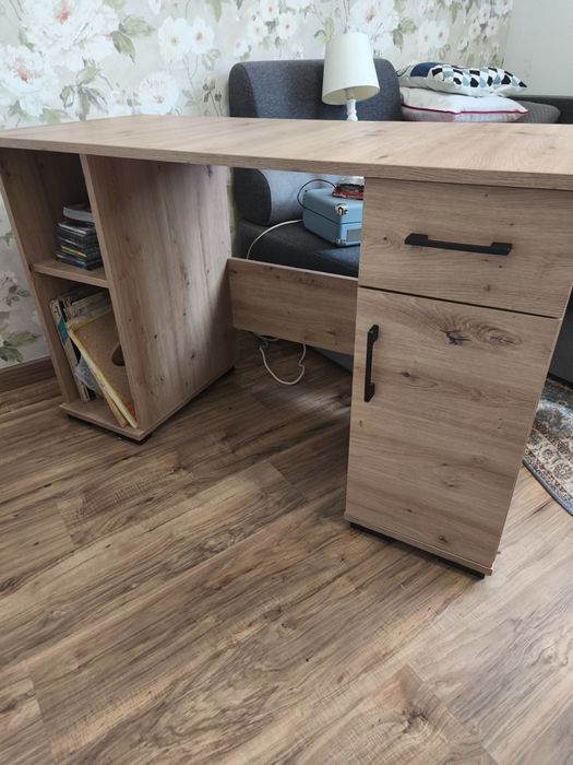 Biurko komputerowe szkolne dla dziecka nastolatka jak nowe