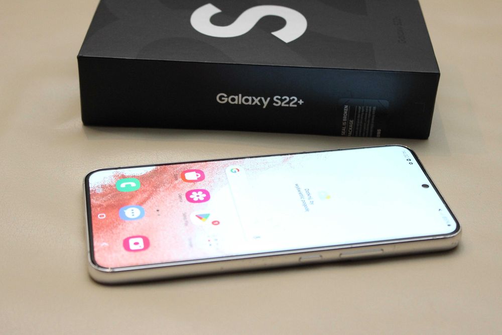 Samsung Galaxy S22+ S22 PLUS 8 / 128 GB
