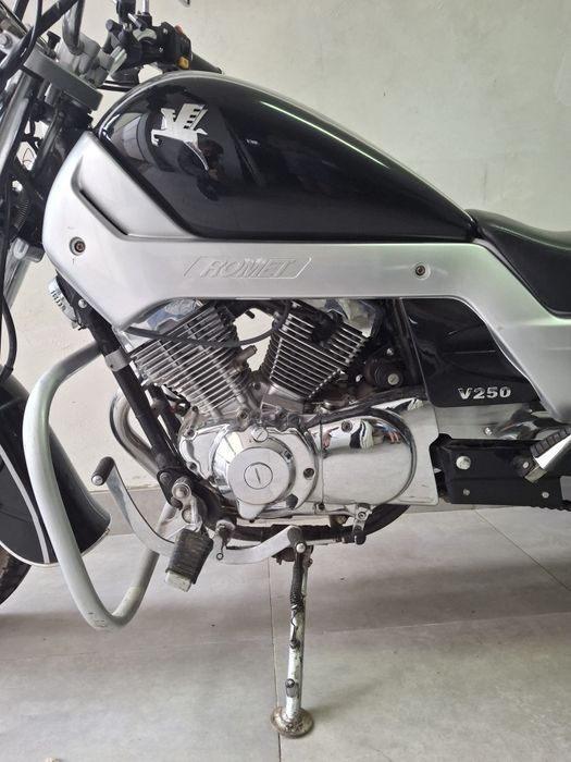 Motocykl Romet 250V