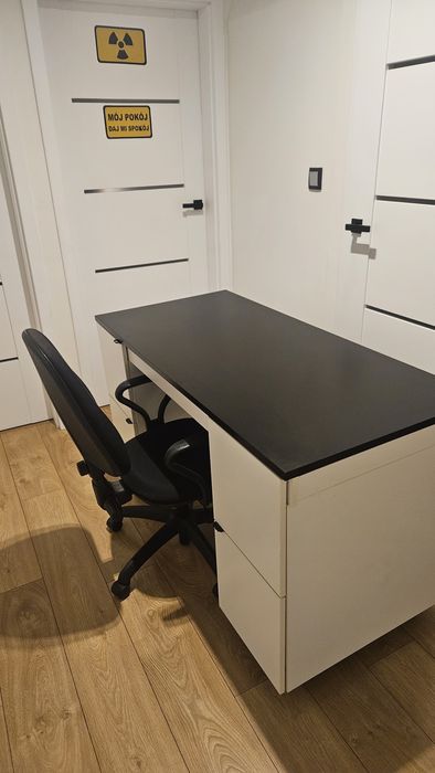 Biurko Vox meble wersja Young plus krzesło