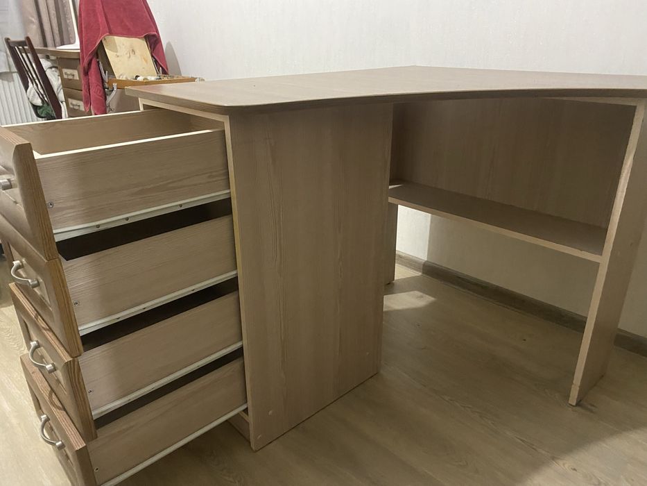 Продам стіл кутовий