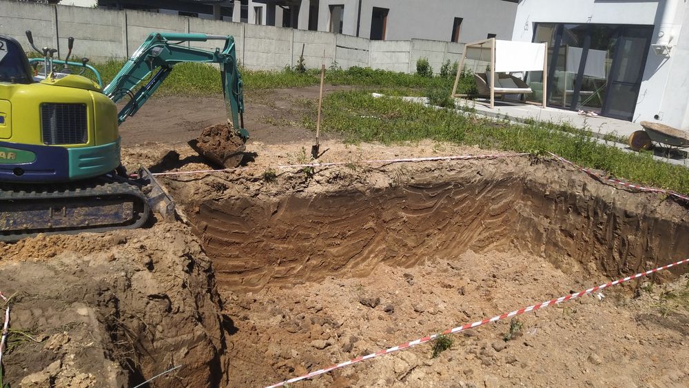 Бассейн ,Аренда мини экскаватора и мини самосвала. Оренда