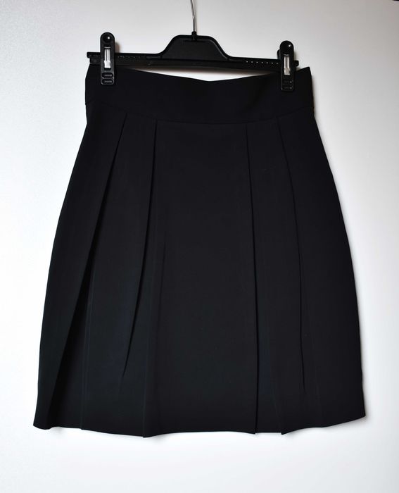 SIMPLE BOUTIQUE Spódnica czarna kontrafałdy XS, może S