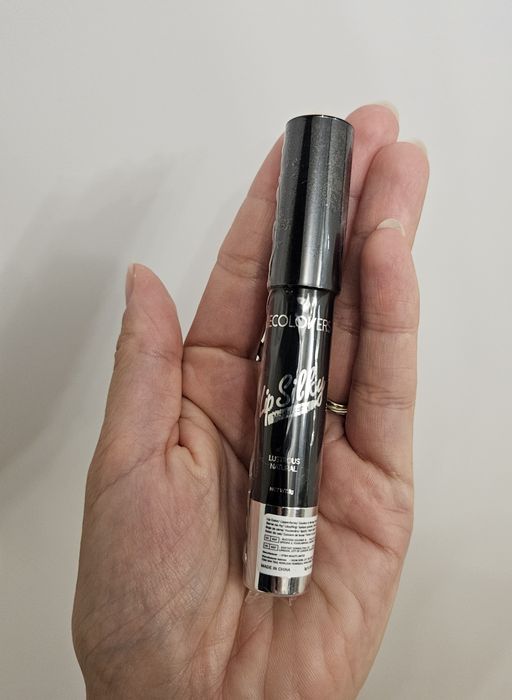 Pomadka lip silky 01 szminka