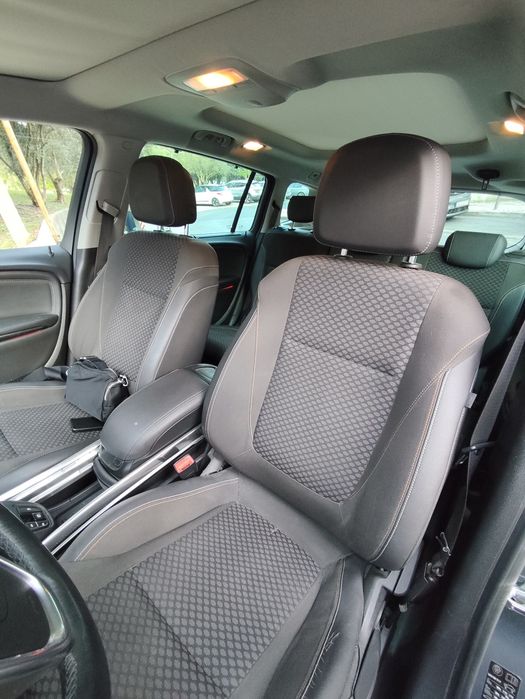 Opel Zafira Tourer 110k km ano 2015 Ótimo estado