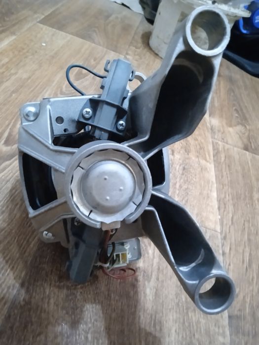 Двигатель от стиральной машины Candy