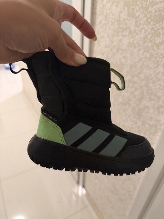 Чобітки зимові ,25 р Adidas