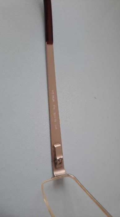 Продам оправу vogue