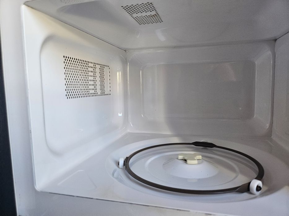 Microondas branco Kunft
