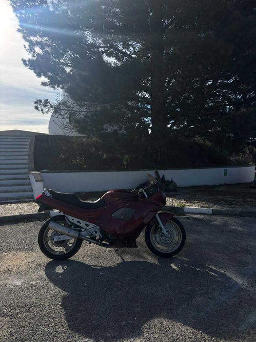 Mota Suzuki 750 GXF
