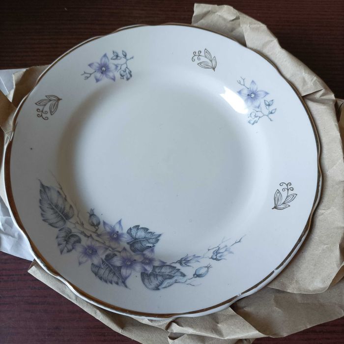 Продам тарелку для вторых блюд Коростень- фарфор