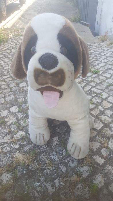 Cão  de  peluxe grande