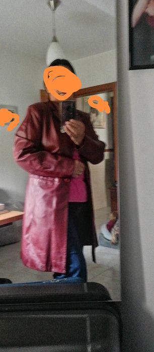 Casaco em pele cor bordeaux