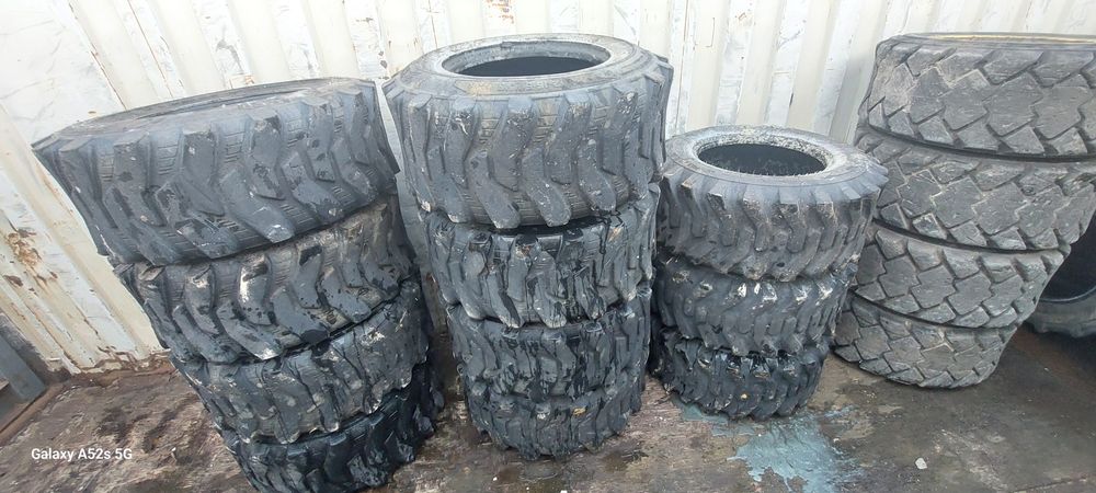 Pneus 12R16.5 industriais
