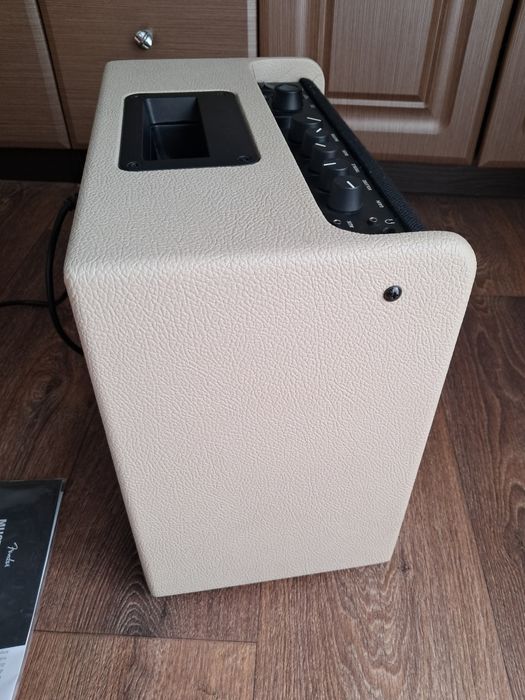 Fender Mustang LT25 Blonde комбік