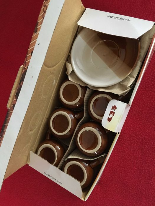 Nowy zestaw kawowy, komplet 6 szt. filiżanki- kubki i talerzyki