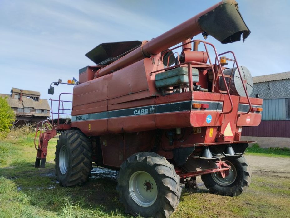 Комбайн зернозбиральний Case 2166