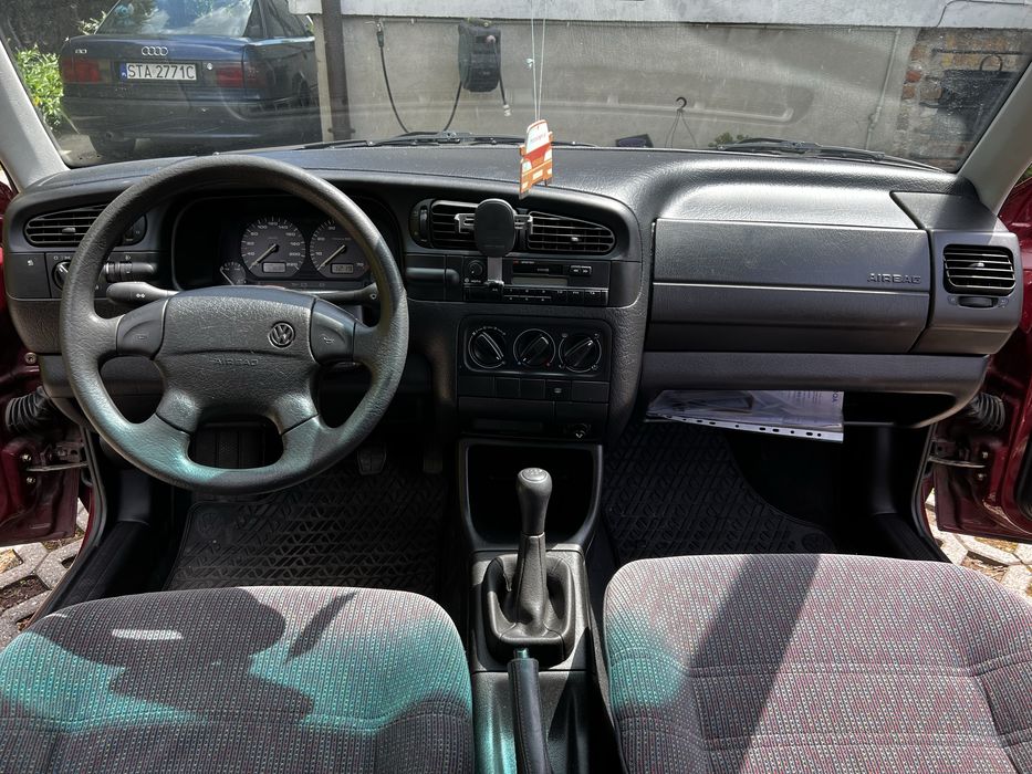 Volkswagen Vento GLX 1.8 benzyna 75 KM | 1994
