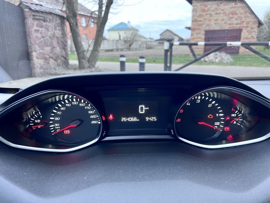 Peugeot 308 2015 1.6 BlueHdi МТ (120 к.с.) Start/Stop • Active