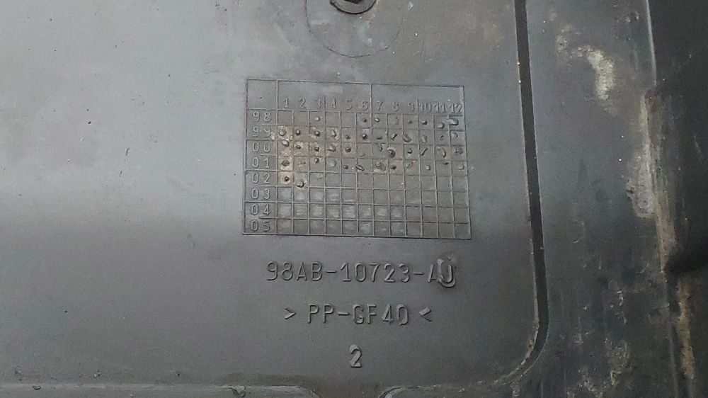 Base / caixa da bateria FORD Focus I Carrinha Van (DNW)