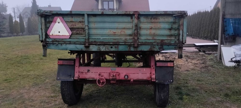 Przyczepa D47 kipowana