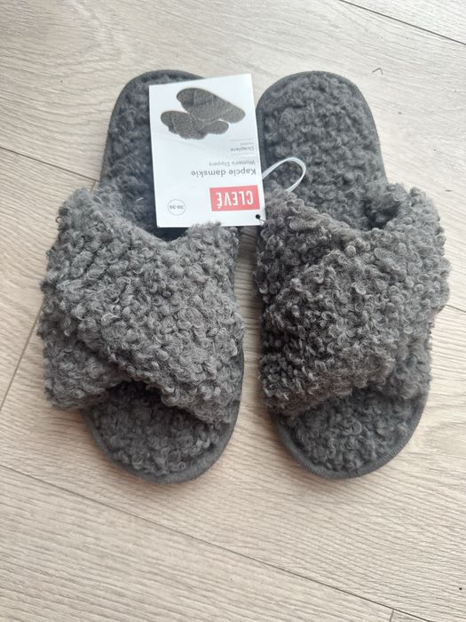 Nowe szare kapcie rozm 38/39 Cleve