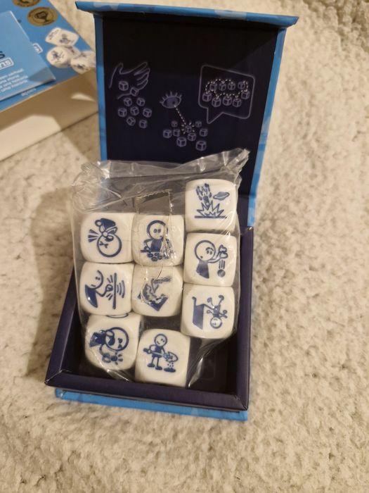 Jogo histórias em cubo