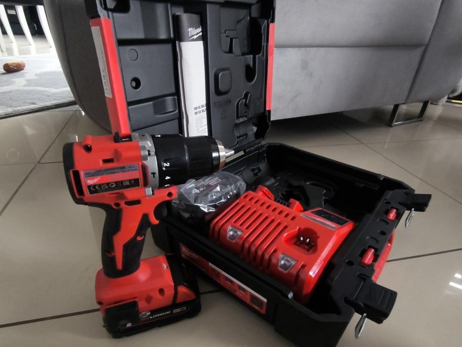 Wkrętarka MILWAWKEE M18 BLPDRC- 422C nowa
