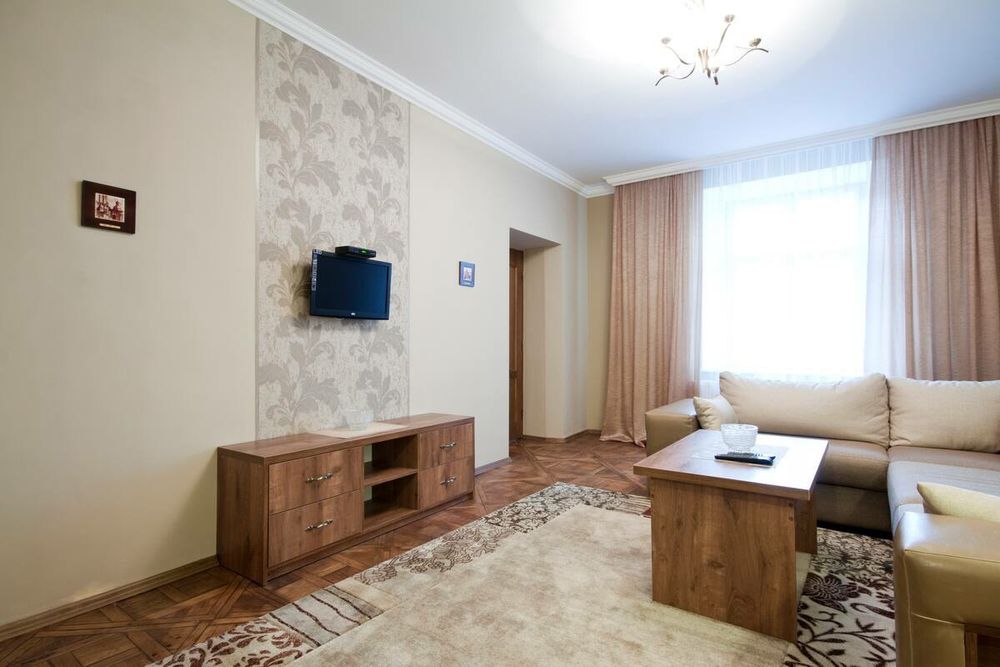 Подобово апартаментина Площі Ринок ( погодинно потижнево,помісячно)