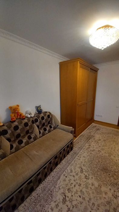 Квартира в новому будинку  з меблями та технікою