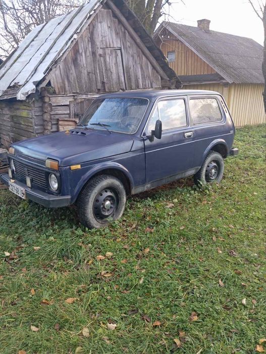 Продам автомобіль Нива