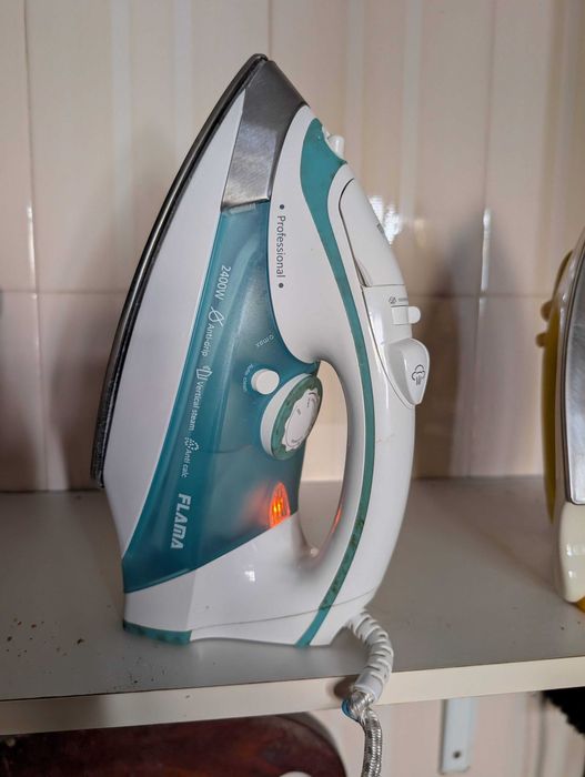 Ferro de engomar Flama 2400W