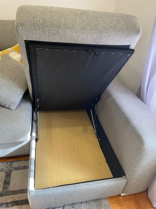Sofá cinza com chaise longue