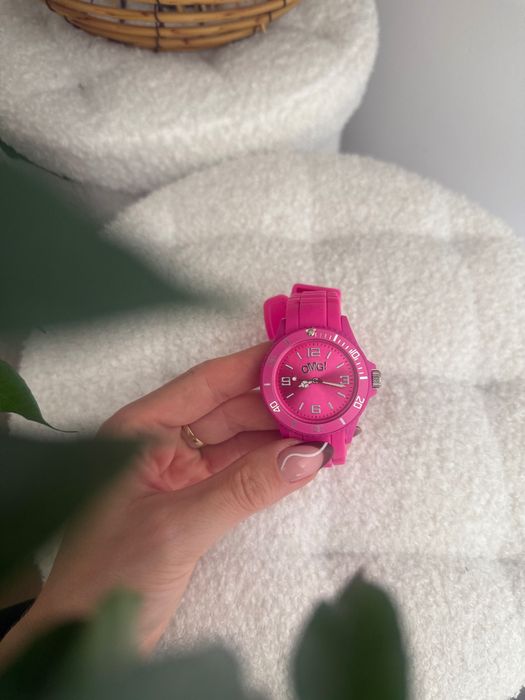 Różowy zegarek OMG