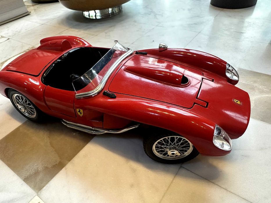 Ferrari 250 Testa Rossa 1957 – 1:18 Bburago model - Collector