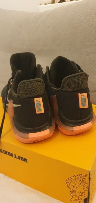 Lebron Witness VI nike buty do koszykówki rozm 43 (27,5cm)