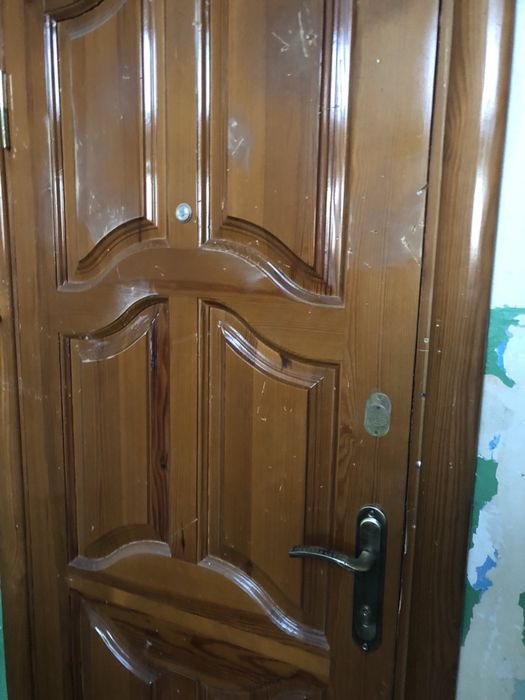 Двери входные с коробкой и наличниками