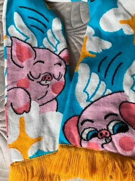 Custom szalik ze słodkimi świnkami