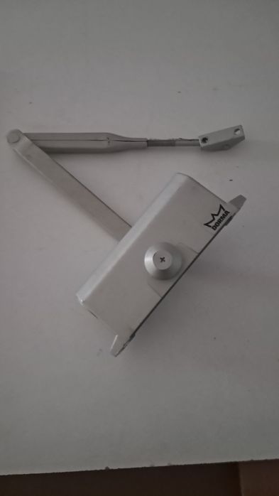 Fechos hidráulicos para porta