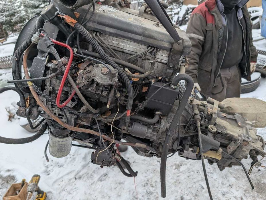 Silnik Iveco 2.5 Td na części pompa wtryskowa głowica skrzynia biegów