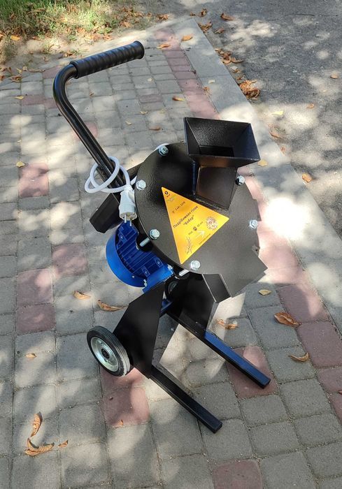 Подрібнювач гілок Бобер. 2.2 кВт, 3 кВт, 4 кВт, 220/380В та бензинові