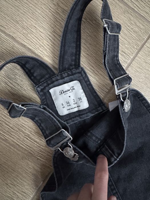 Spodniczka jeansowa na szelkach