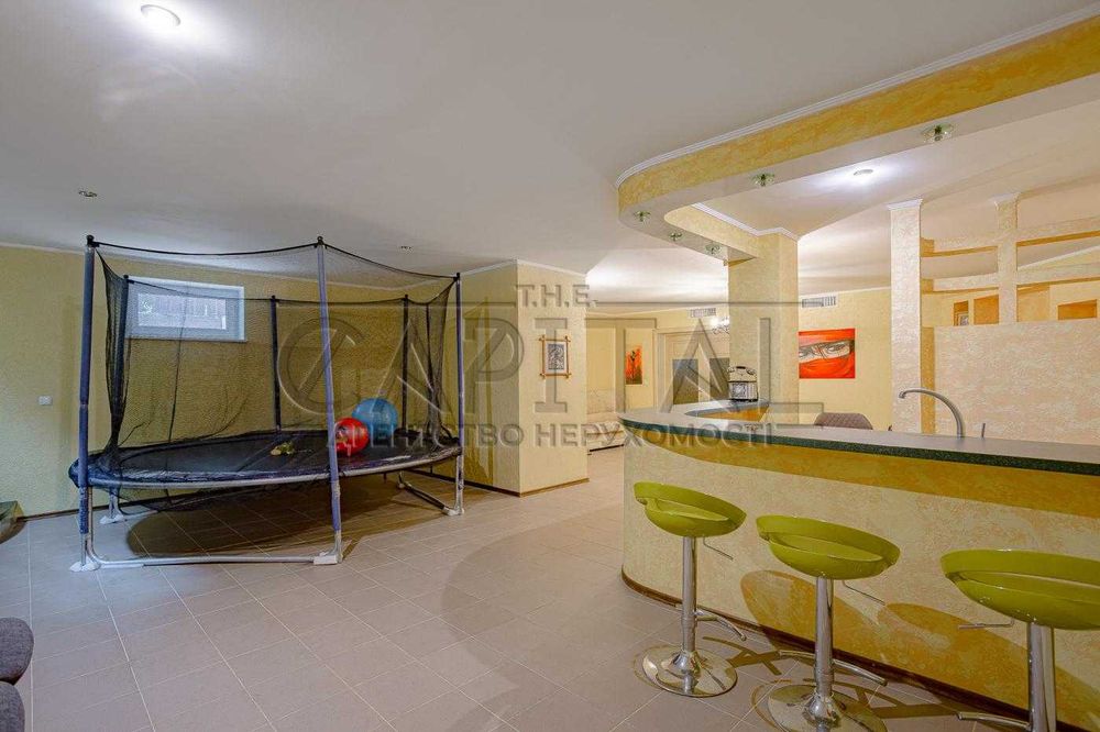 Оренда елітного будинку в Оболонському районі Київ  перша лінія Дніпра