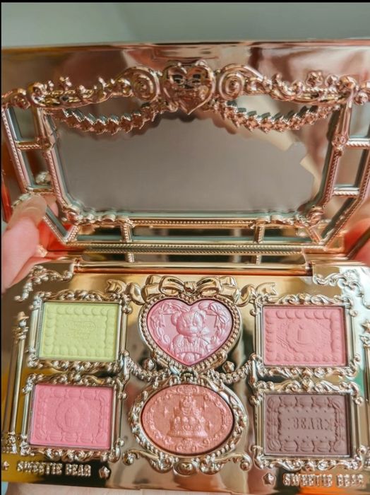 Палітра тіней 02 Stawberry milk “Солодкий ведмедик” Flower knows