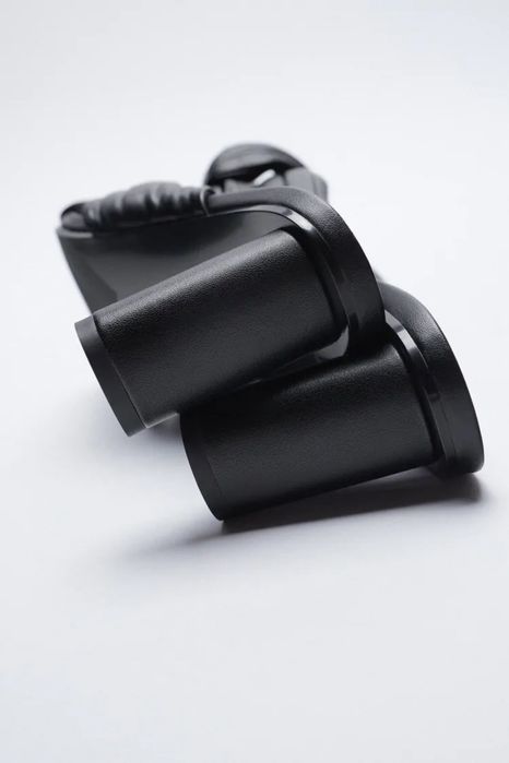 Босоніжки, шльопанці, балетки ZARA