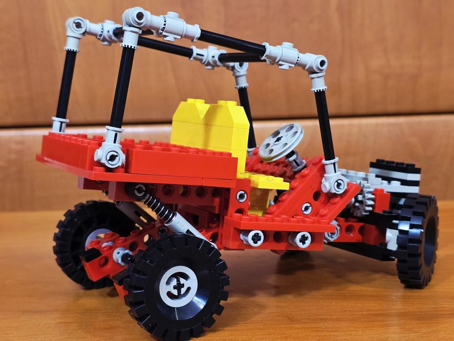 Lego 8845 Technic " Dune Buggy" 1981